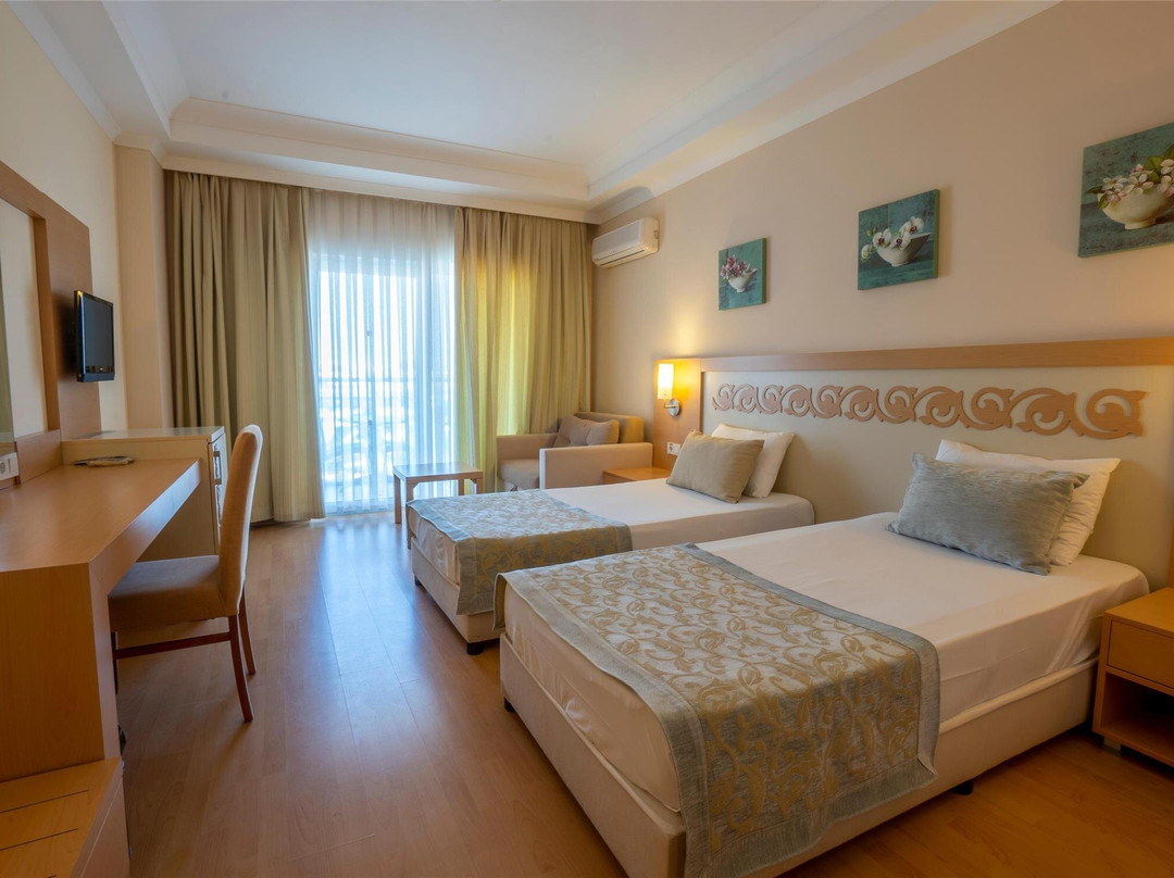 Hotel Titan Select