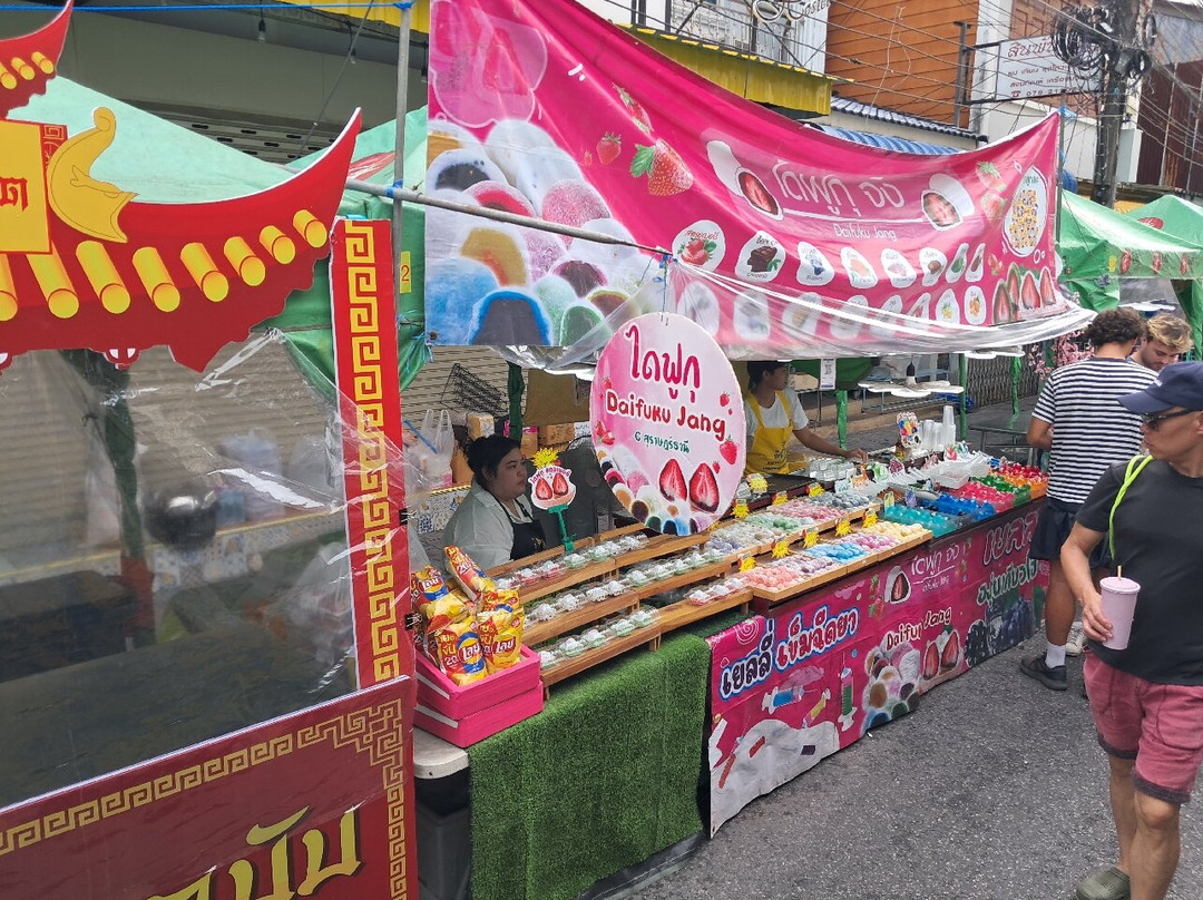 周日集市-普吉镇必去景点