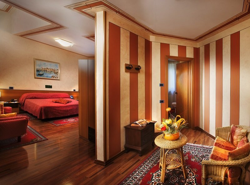 Santa Maria Rocca酒店住宿-Hotel La Ruota