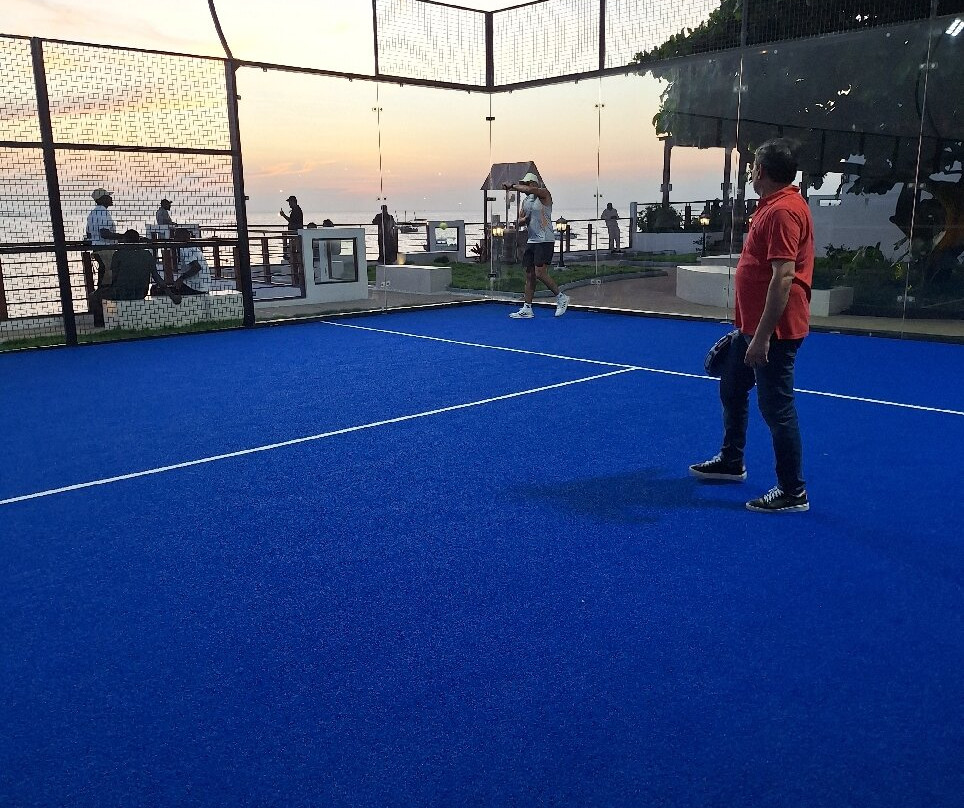 Karibu Padel-石头城必去景点