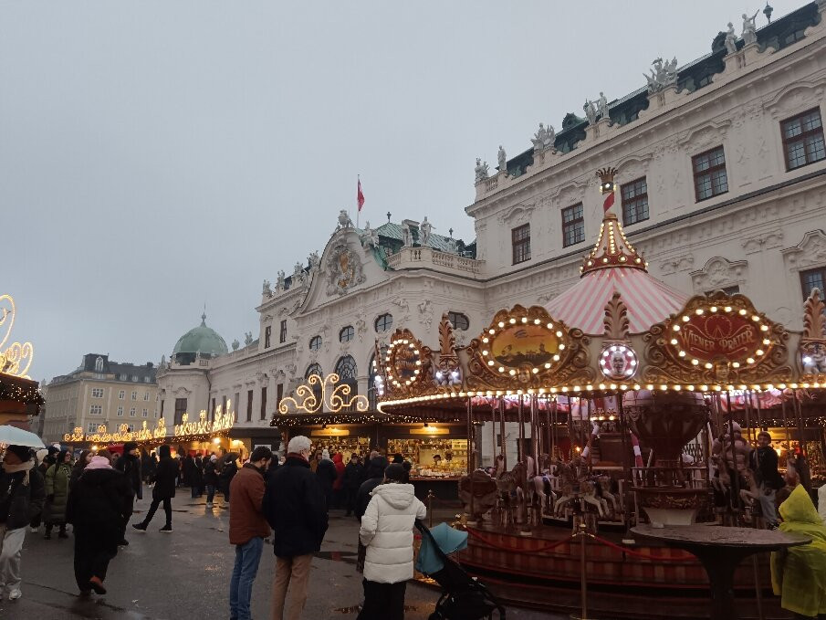 Belvedere Christmas market-维也纳必去景点