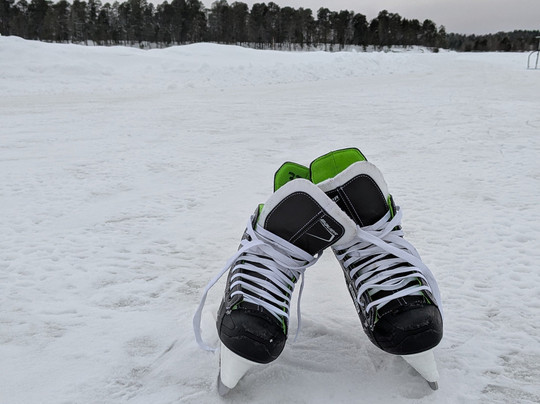 Inari Lake Skating-伊瓦洛必去景点