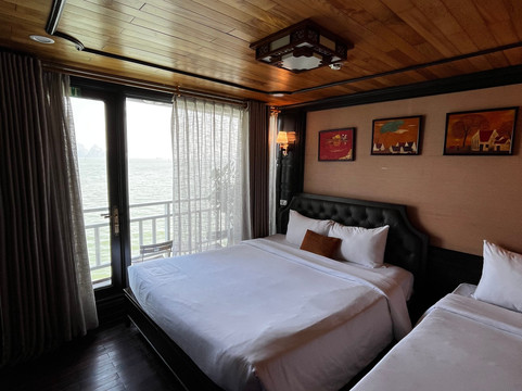 Victory Star Cruise-下龙湾必去景点