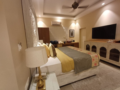 Justa Luxe Kashi Parampara Varanasi