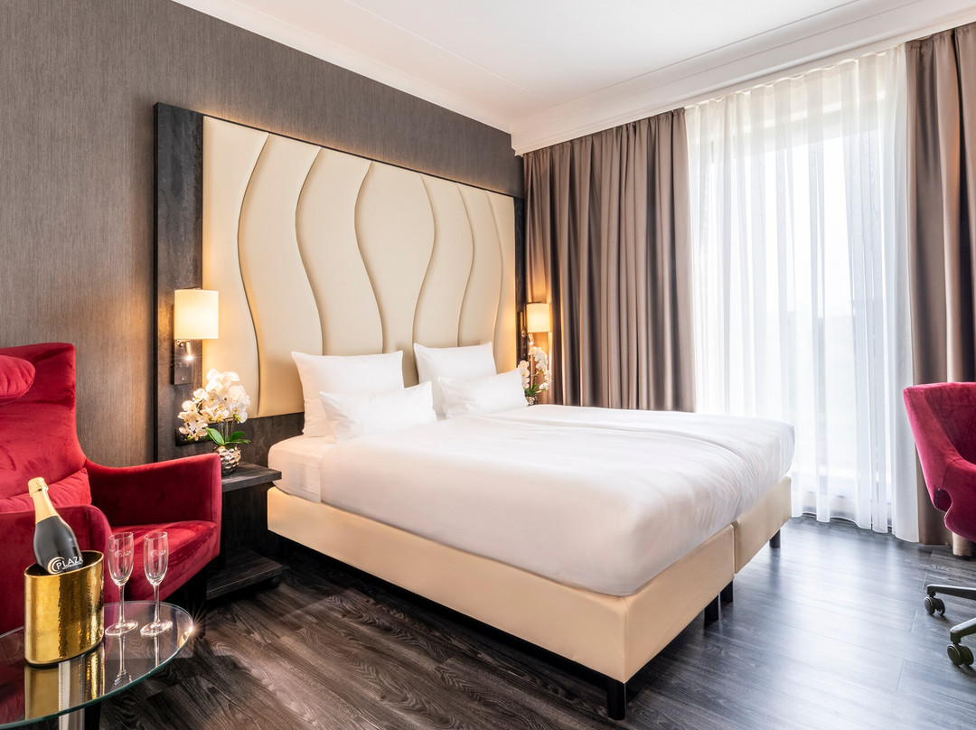 PLAZA Premium Grand Winston主图