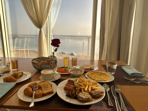 Triumph White Sands主图