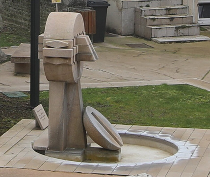 Fontaine Fleure De Pierre