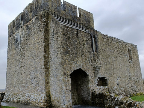 Kilmacduagh Tower-Gort必去景点