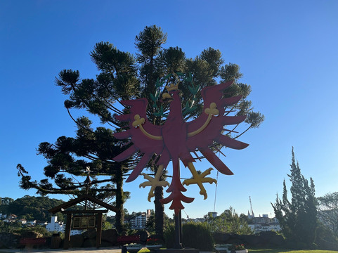 Monumento Aguia de Treze Tilias-Treze Tilias必去景点