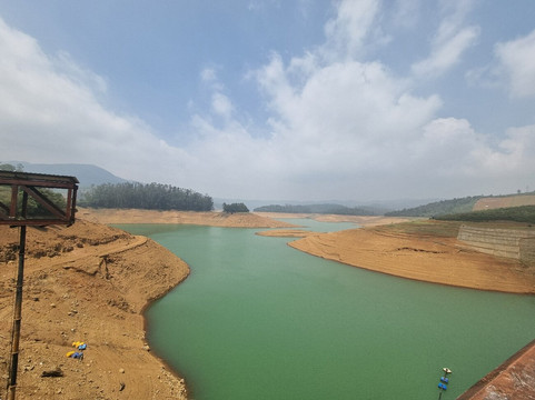 Emerald Lake-乌提必去景点