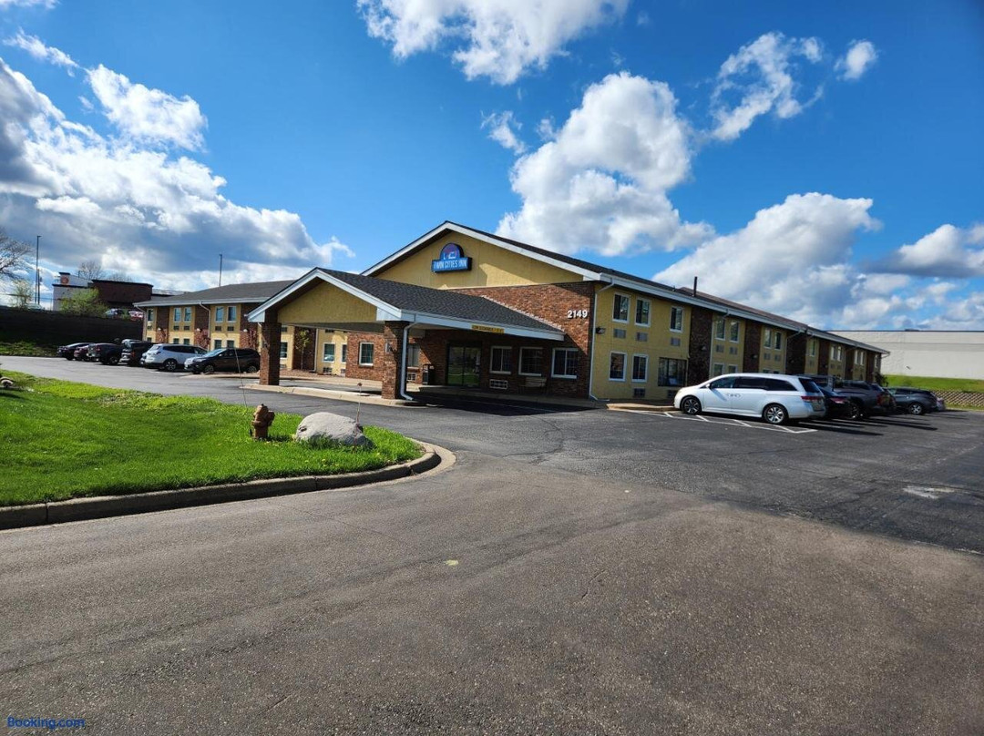 Days Inn by Wyndham Mounds View Twin Cities North