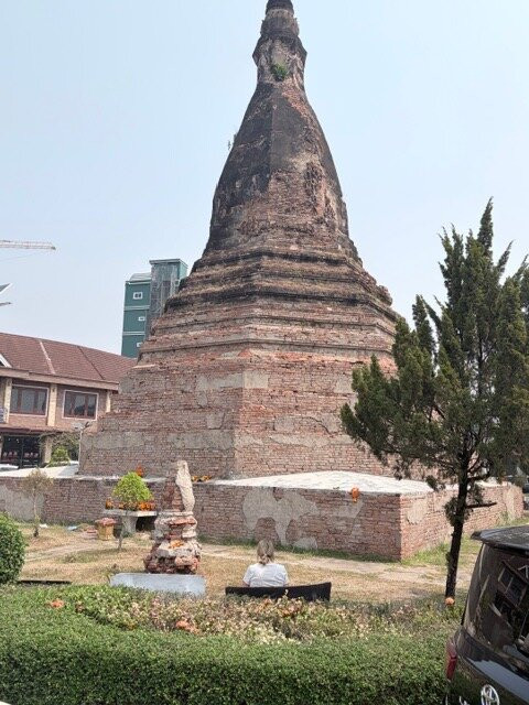 Black Stupa (That Dam)-万象必去景点