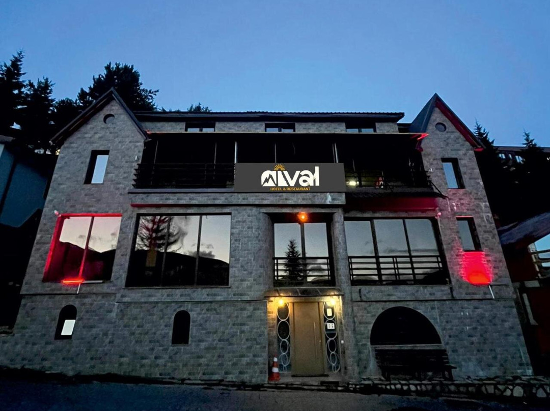 NIVAL - Hotel & Restaurant