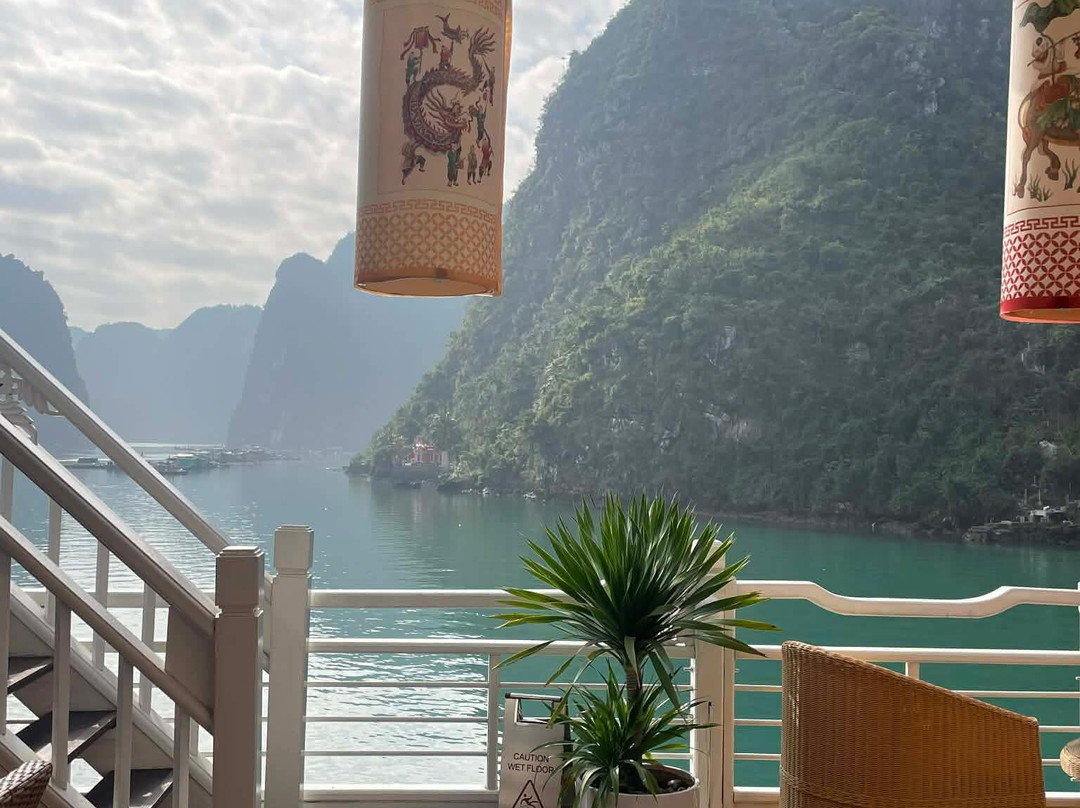 Bhaya Cruises-下龙湾必去景点