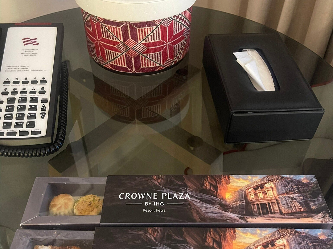 佩特拉皇冠假日酒店主图