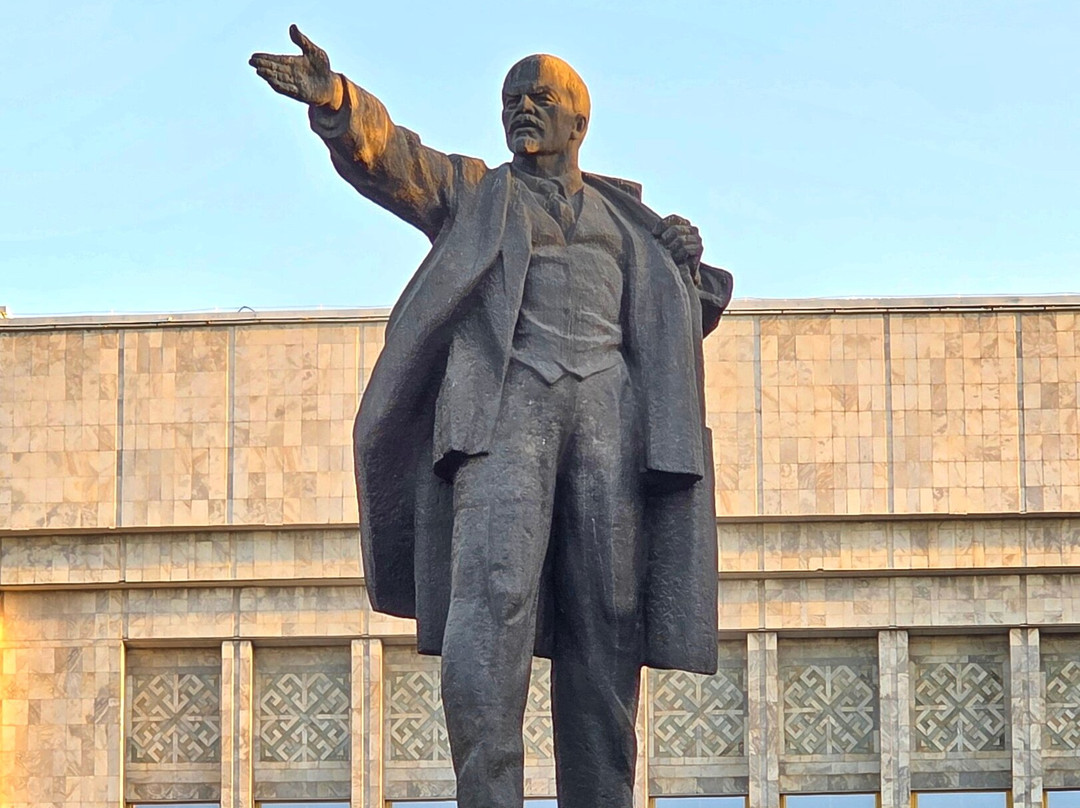 Vladimir Lenin Statue-比斯凯克必去景点