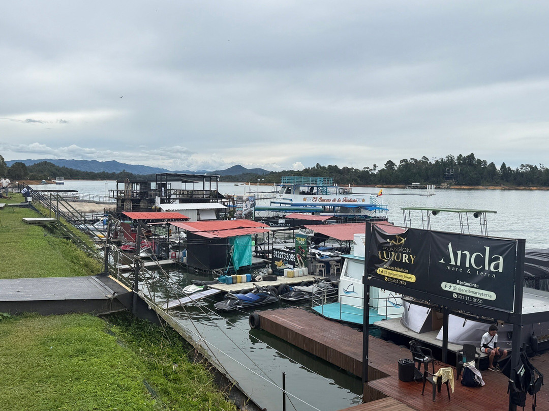 Laguna de Guatape-麦德林必去景点