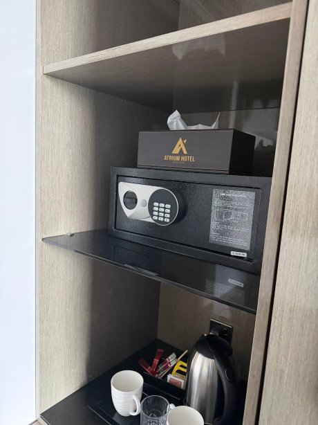 希思罗中庭酒店-旅行者