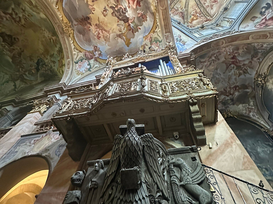 Basilica di San Giulio-奥尔塔圣朱利奥必去景点