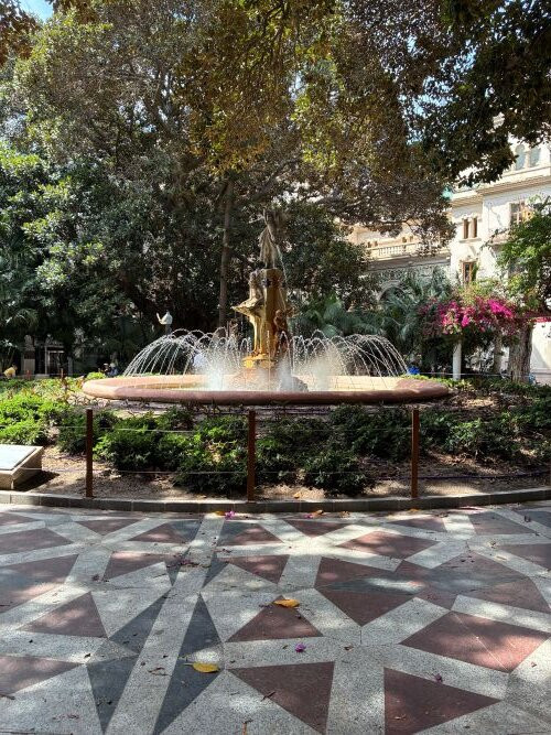 Plaça De Gabriel Miró-阿利坎特省必去景点