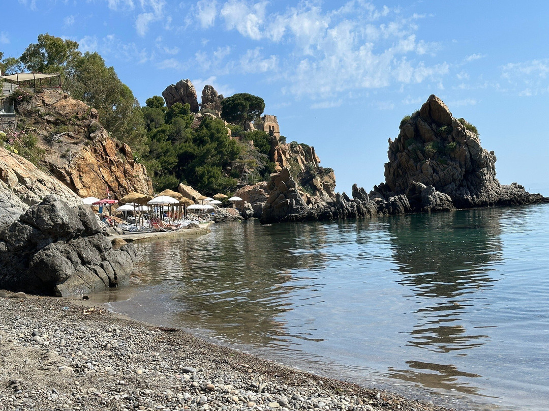 Spiaggia Caldura-切法卢必去景点
