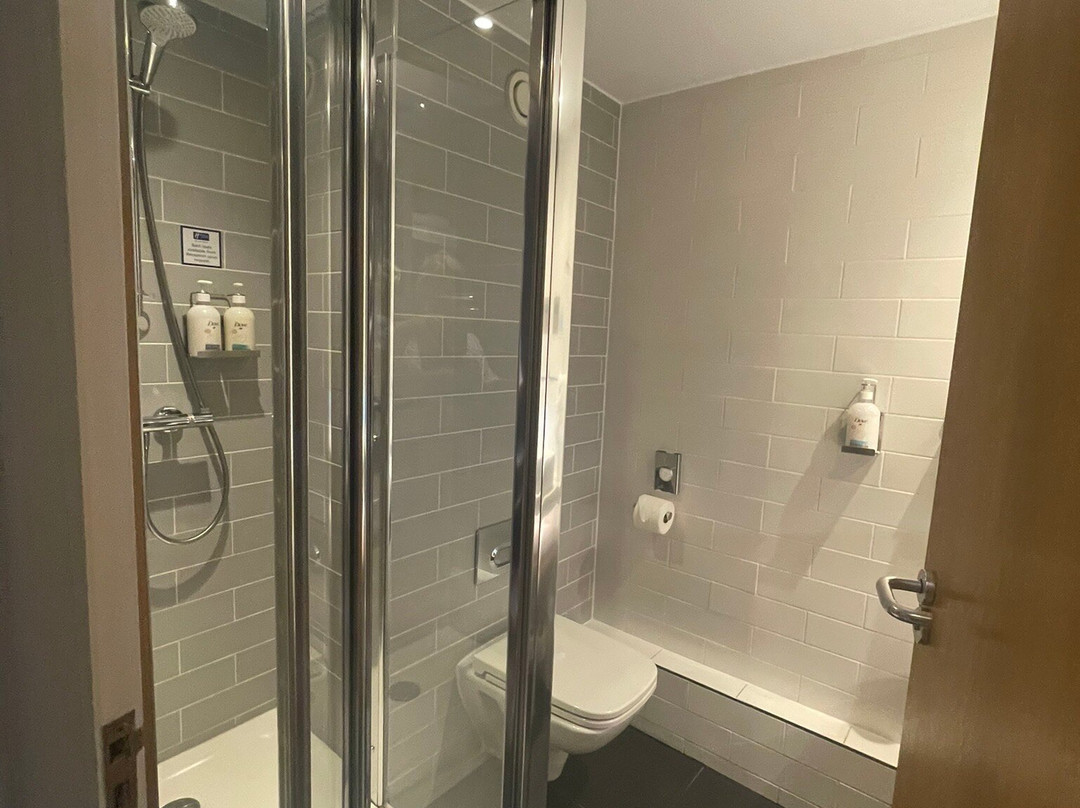 Holiday Inn Express 特伦特河畔的伯顿后主图