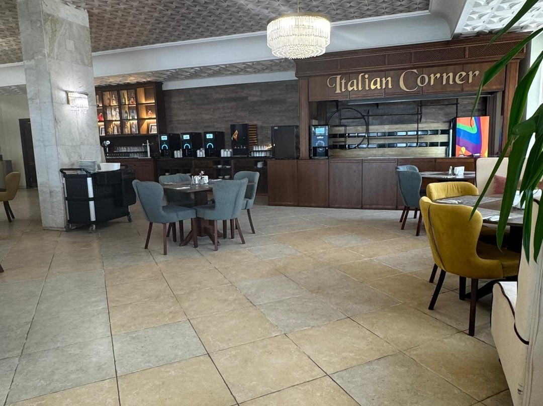 皇宫酒店主图