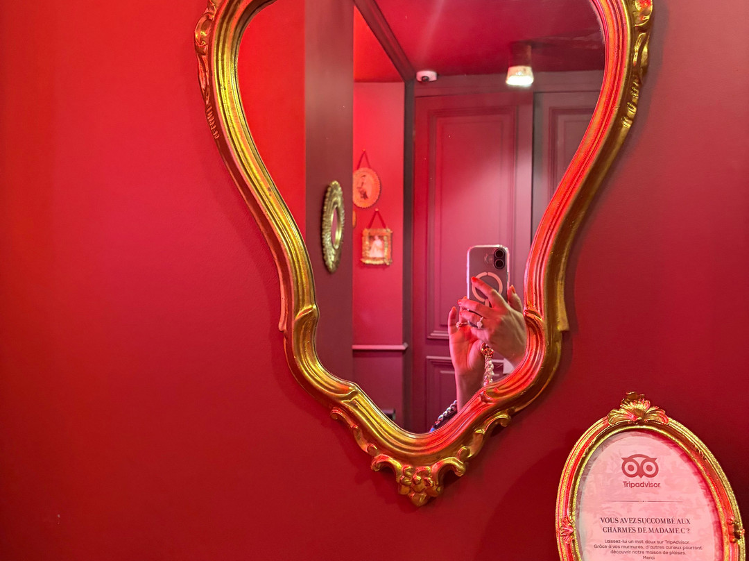 Madame C - Hotel Tres Particulier