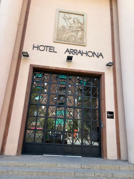 梅瑟尔阿拉霍纳酒店-旅行者
