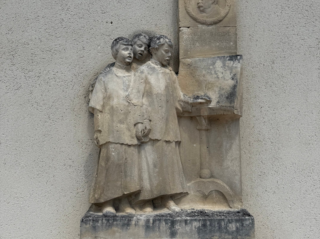 Monument to Charles Bordes