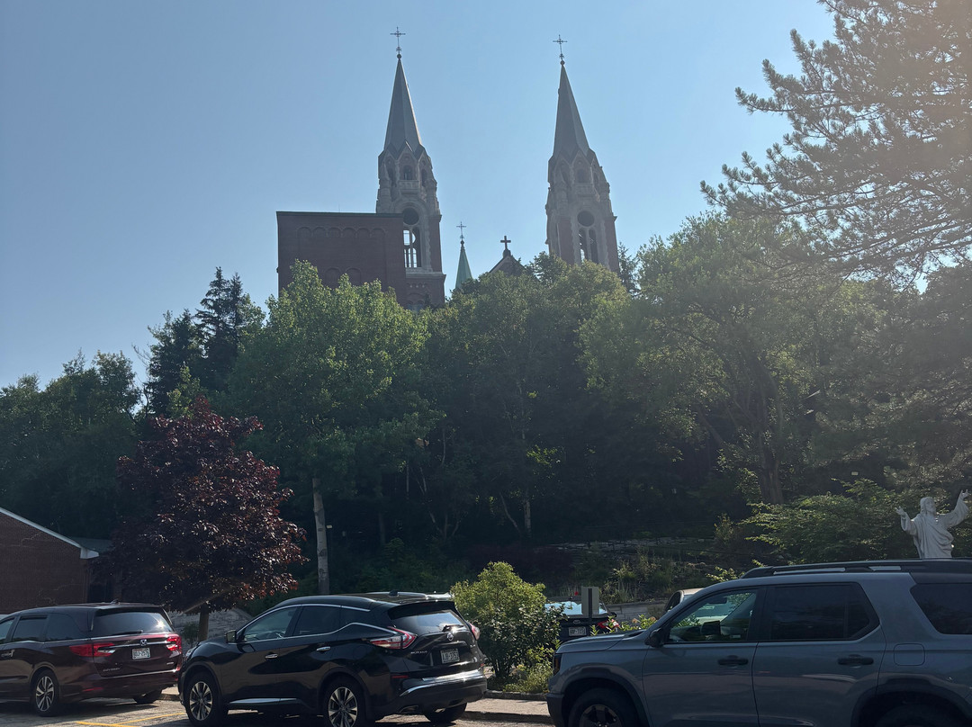 Basilica and National Shrine of Mary Help of Christians at Holy Hill-Hubertus必去景点