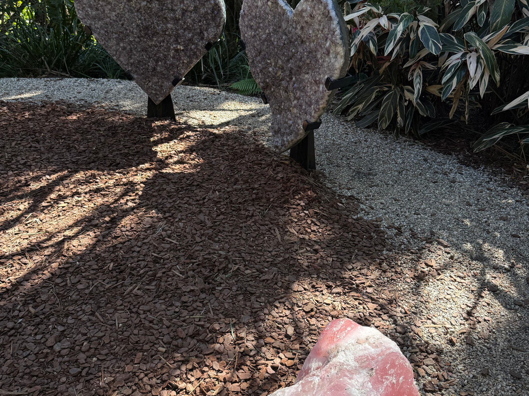 Crystal Castle & Shambhala Gardens-Montecollum必去景点