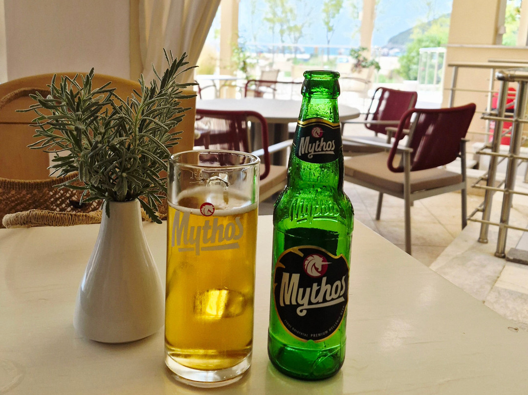 阿莫斯海湾酒店主图