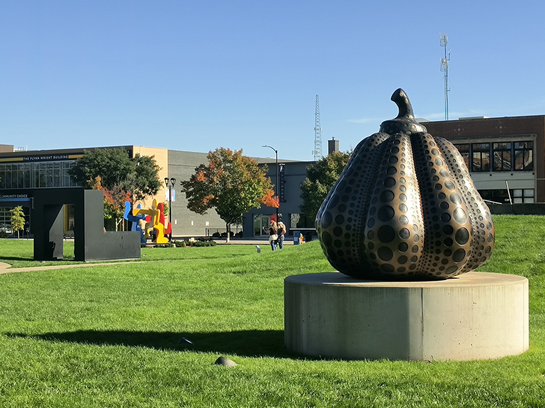 Pappajohn Sculpture Park-得梅因必去景点