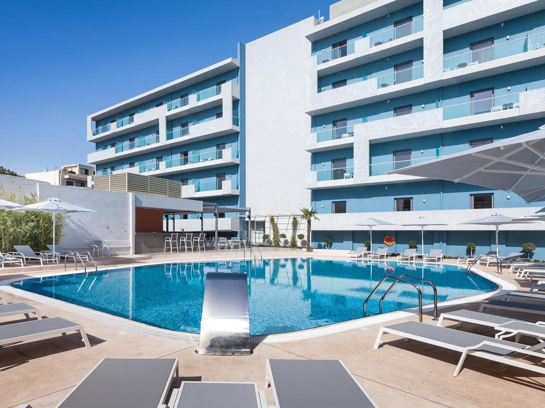 Blue Lagoon City Hotel主图
