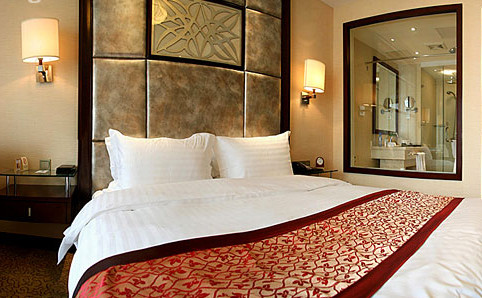 宿适奢华酒店（上海日月光打浦桥地铁站店）主图