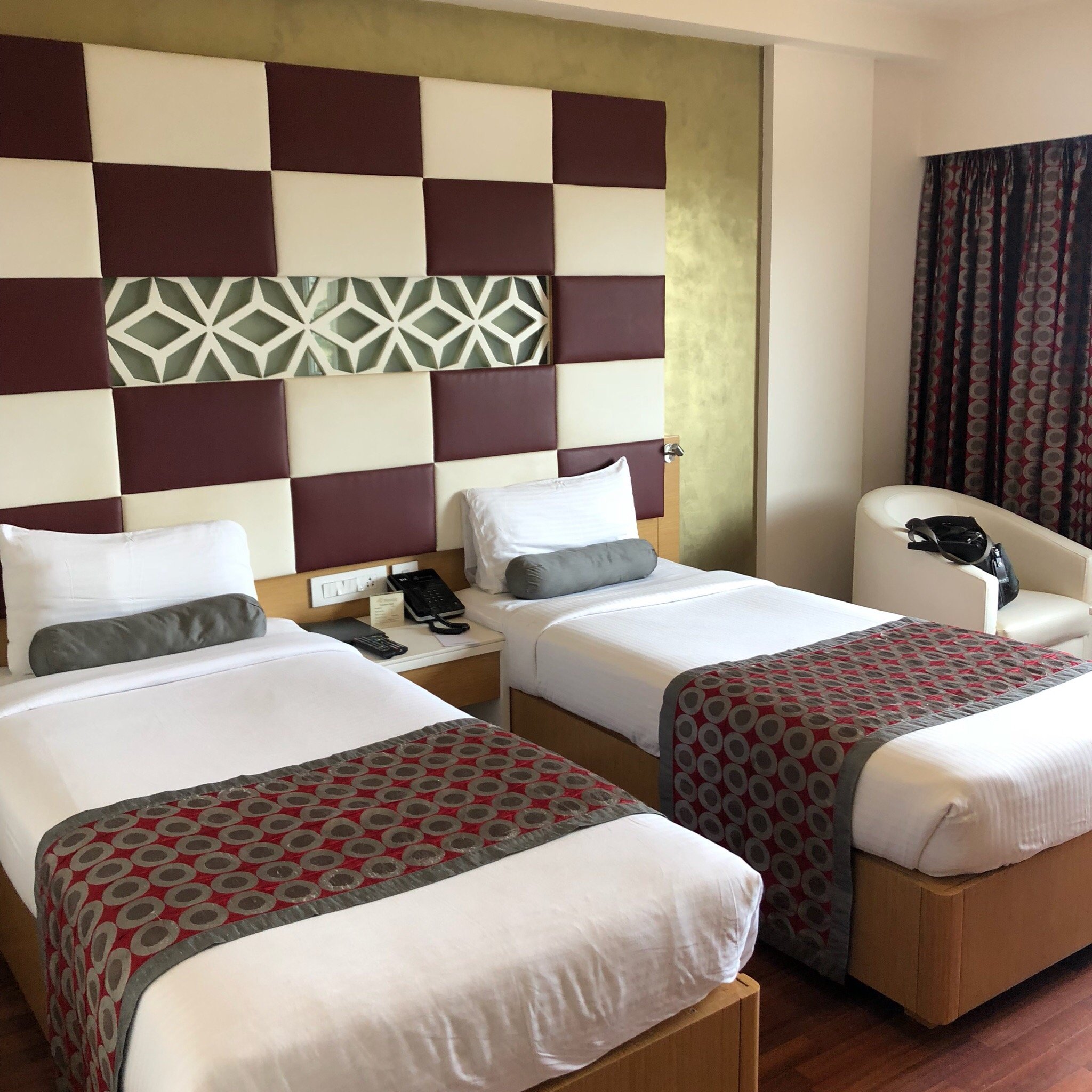 The President Hotel, Hubli-官方