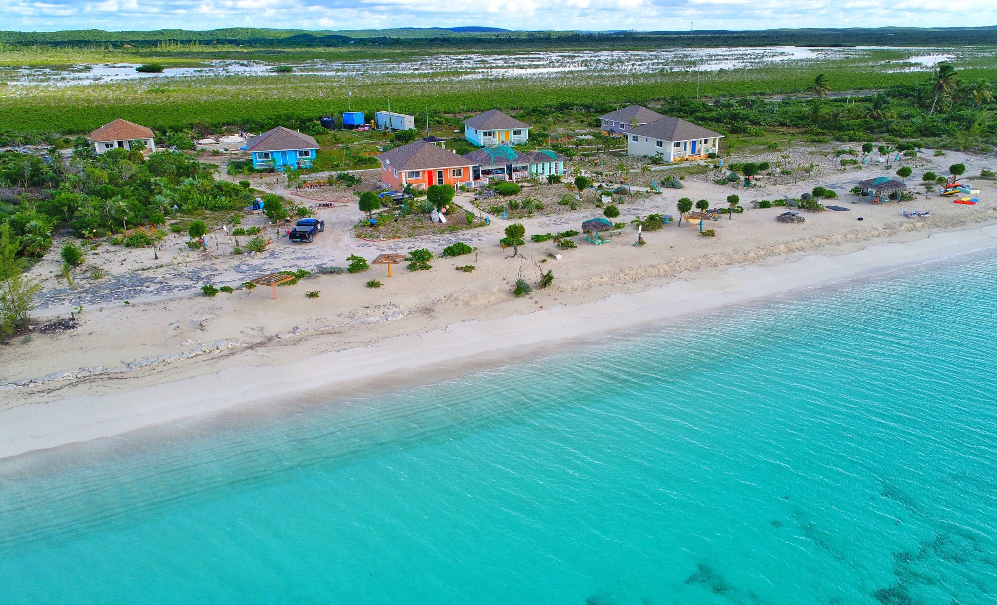 Rollezz Villas Beach Resort-官方