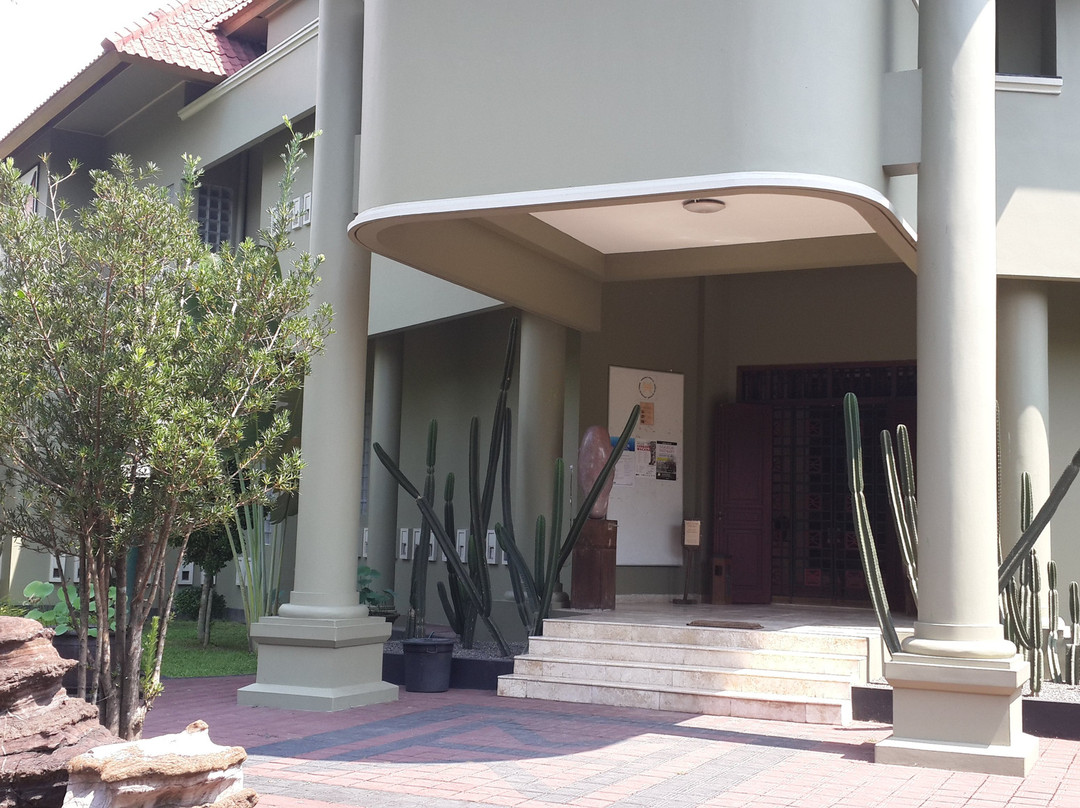 Papa W Guest House & Spa
