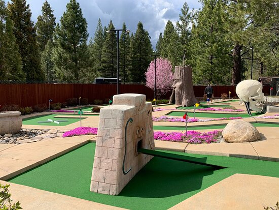 Magic Carpet Golf景点图片