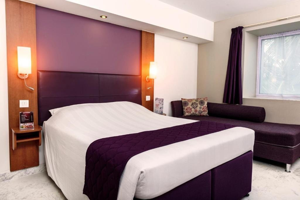 Caspia Hotel New Delhi Shalimar Bagh主图