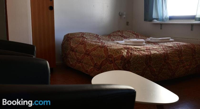 Sulisartut Hojskoliat Hostel