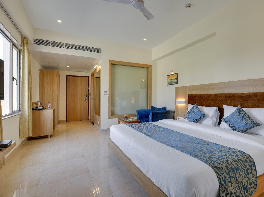 Khumani by Hills N Dunes Hotels Pvt Ltd主图