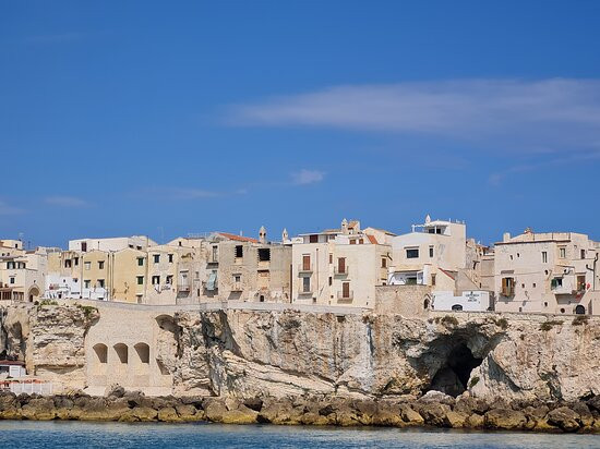 Spiaggia Pugnochiuso-维耶斯泰必去景点