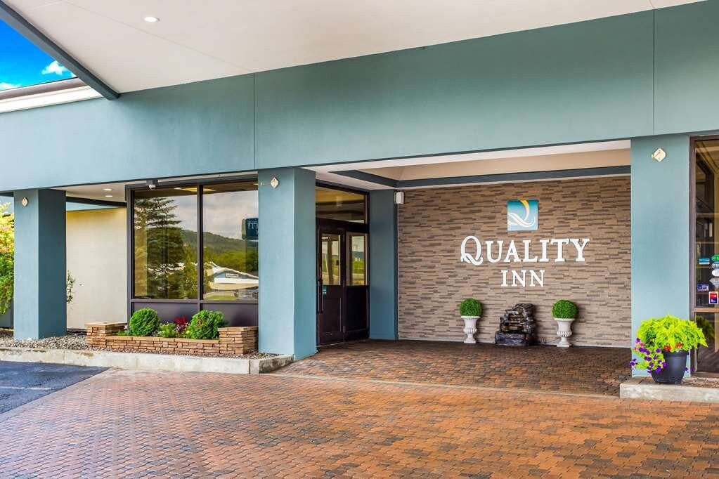 Quality Inn Oneonta Cooperstown Area主图