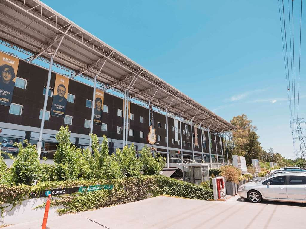 宜必思皮拉尔酒店主图