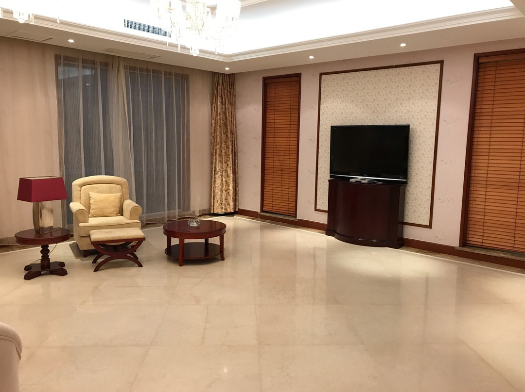 多伦香江假日酒店主图