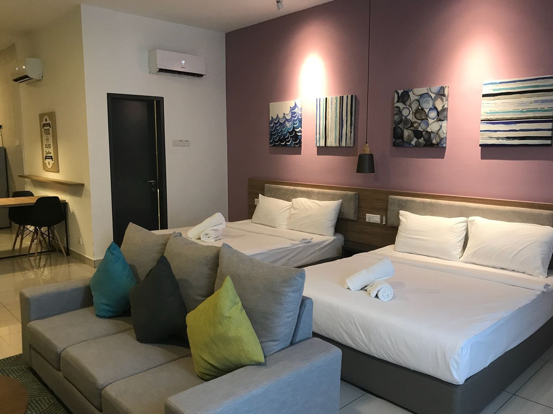 Damen Suites