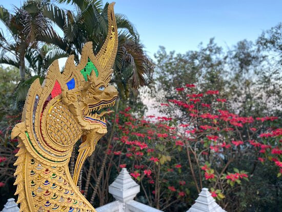 Sinakarintra Stit Mahasantikhiri Pagoda-夜发銮必去景点