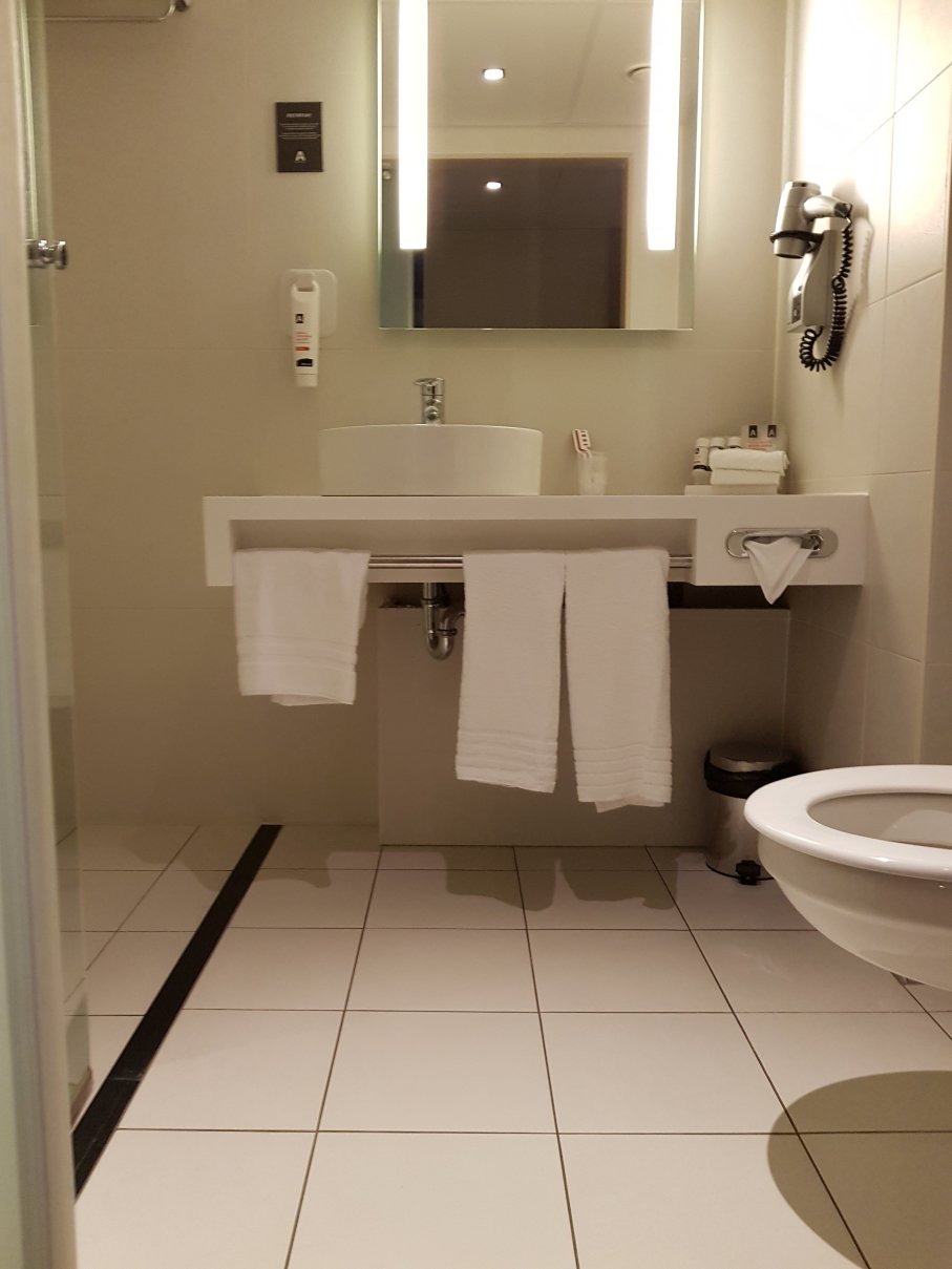 布雷达市中心莱昂纳多酒店-浴室